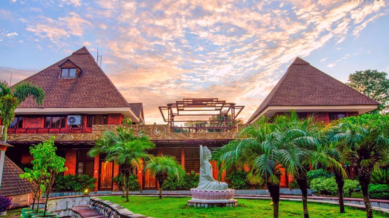 Pyramid Home Divine - A Wellness Resort Ντεχραντούν Εξωτερικό φωτογραφία