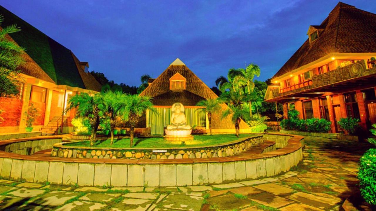 Pyramid Home Divine - A Wellness Resort Ντεχραντούν Εξωτερικό φωτογραφία