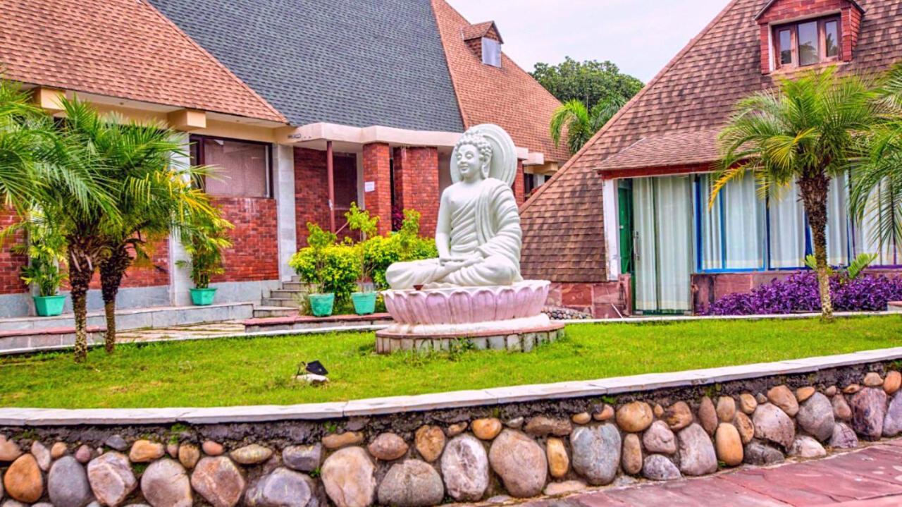 Pyramid Home Divine - A Wellness Resort Ντεχραντούν Εξωτερικό φωτογραφία